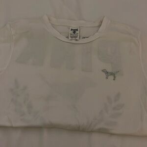 Pink tee shirt, size xs, white